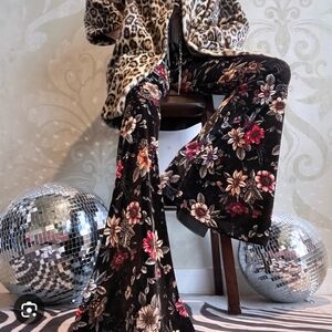 NWOT Girl On A Vine Velvet Foil Flares